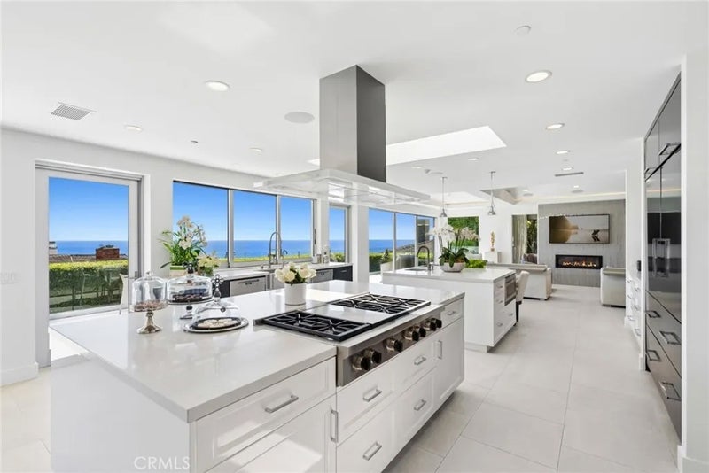 820 Emerald Bay
