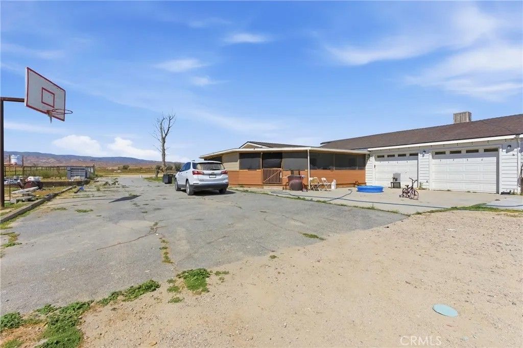 Photo of 25624 Cadet, Maricopa, CA 93252 (MLS # NS26083233)