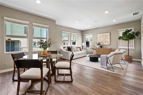 Photo of 109 Alder Ridge, Lake Forest, CA 92610 (MLS # OC25275611)