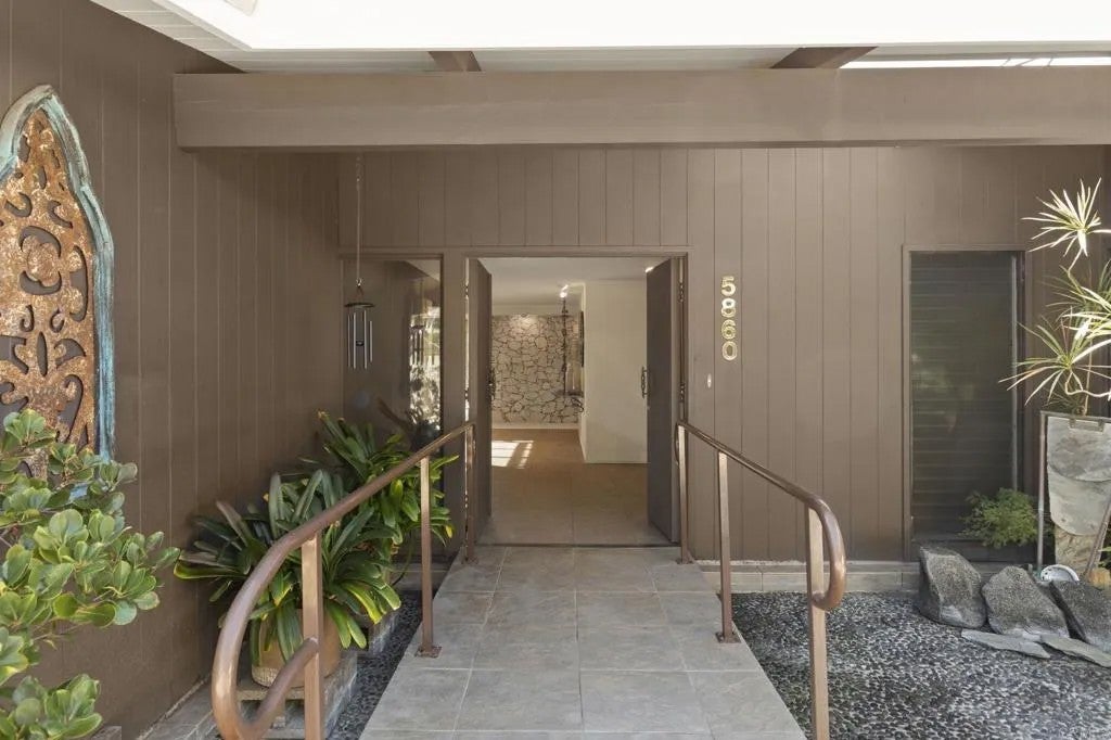 Photo of 5860 Cactus Way, La Jolla, CA 92037 (MLS # NDP2607606)