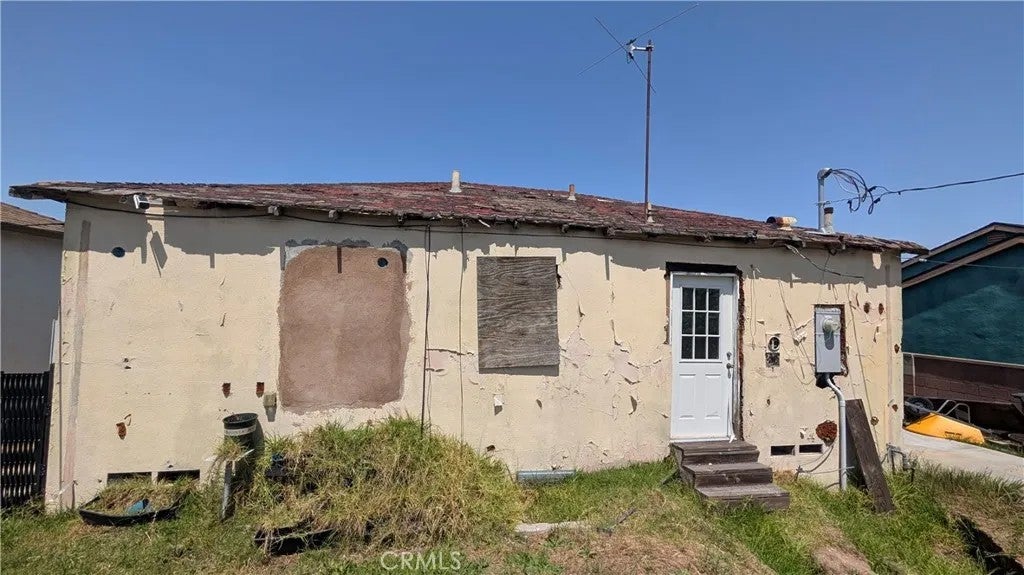 1334 W School