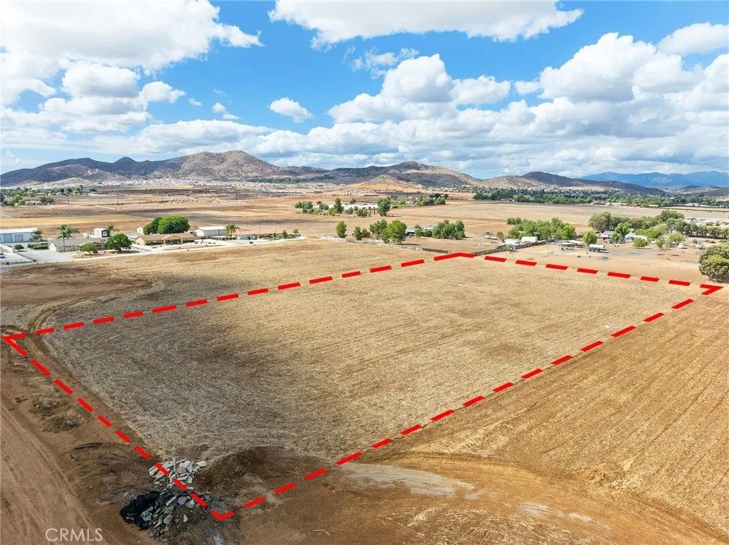 Photo of 0 Geary, Menifee, CA 92585 (MLS # SW25222690)