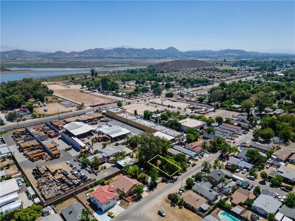 Photo of 0 Brightman Ave, Lake Elsinore, CA 92530 (MLS # IV25273606)