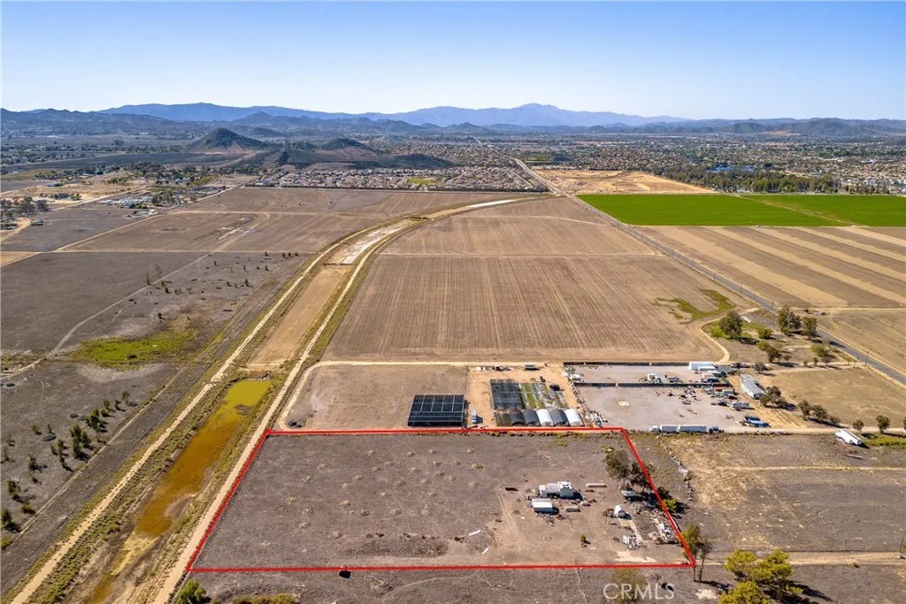 31125 Golden Valley