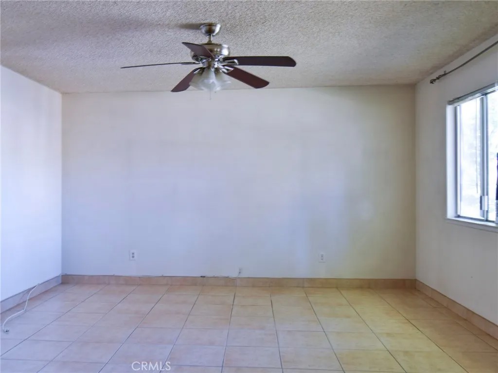 3041 Knollwood