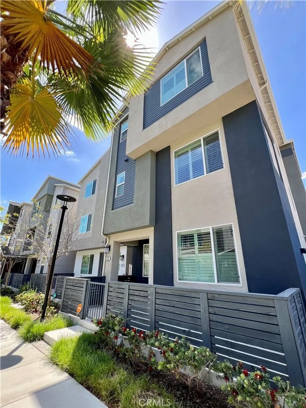 Photo of 925 E 3rd St, Santa Ana, CA 92701 (MLS # OC26080474)