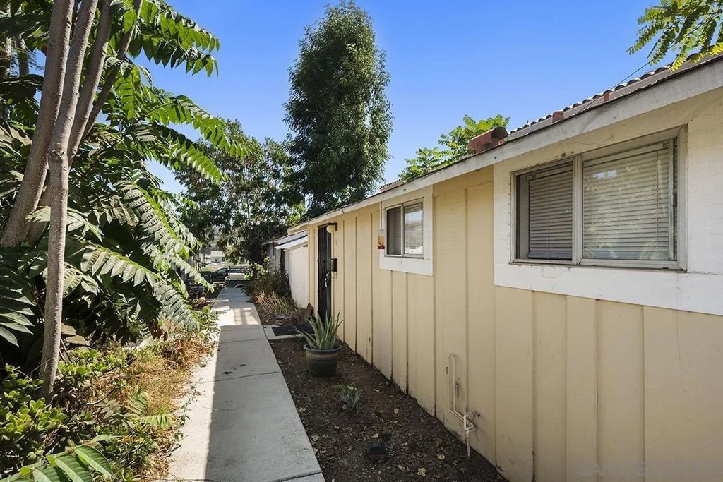 Photo of 5616 Riley St, San Diego, CA 92110 (MLS # 2600135)