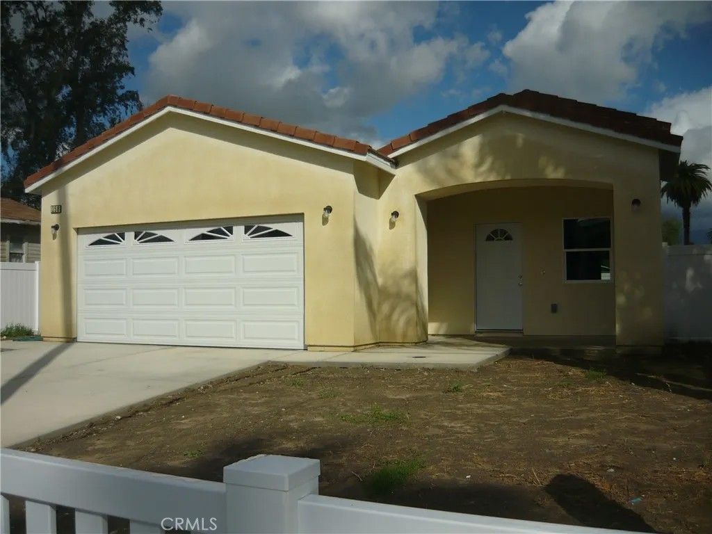 Photo of 158 E Court Street, San Bernardino, CA 92410 (MLS # IV26049536)