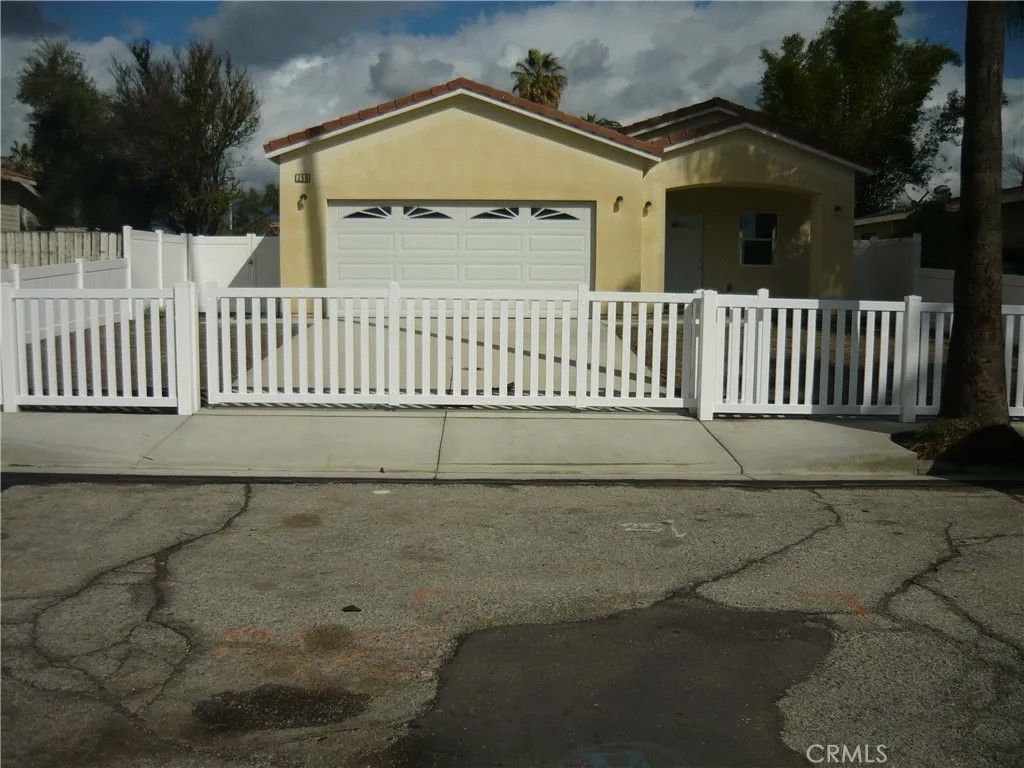 Photo of 158 E Court Street, San Bernardino, CA 92410 (MLS # IV26049536)
