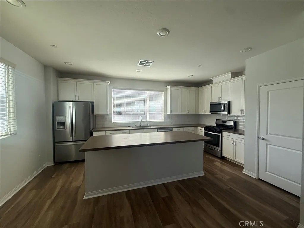 Photo of 8360 N.Canby Place, Northridge, CA 91325 (MLS # SR26078368)