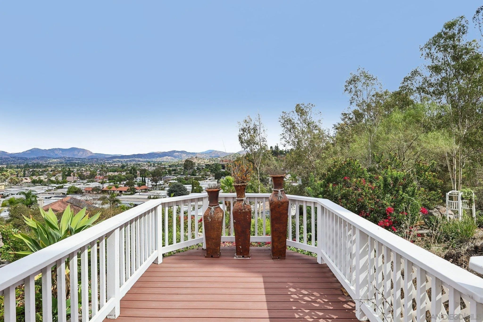 1133 Emerald Heights