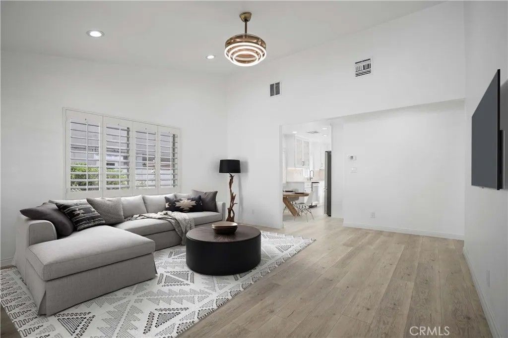 Photo of 10848 Huston Street, North Hollywood, CA 91601 (MLS # SR25282249)