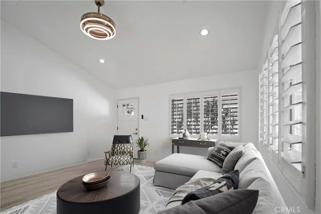 Photo of 10848 Huston Street, North Hollywood, CA 91601 (MLS # SR25282249)