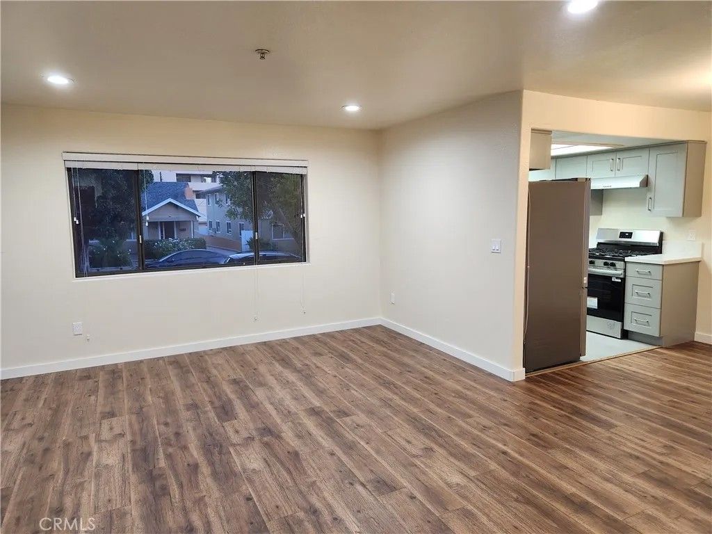 Photo of 1131 E Doran St #105, Glendale, CA 91206 (MLS # GD26078602)