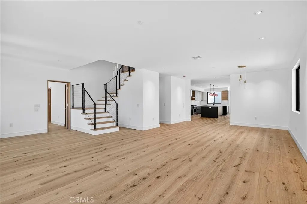 1011 S Prospect Avenue South