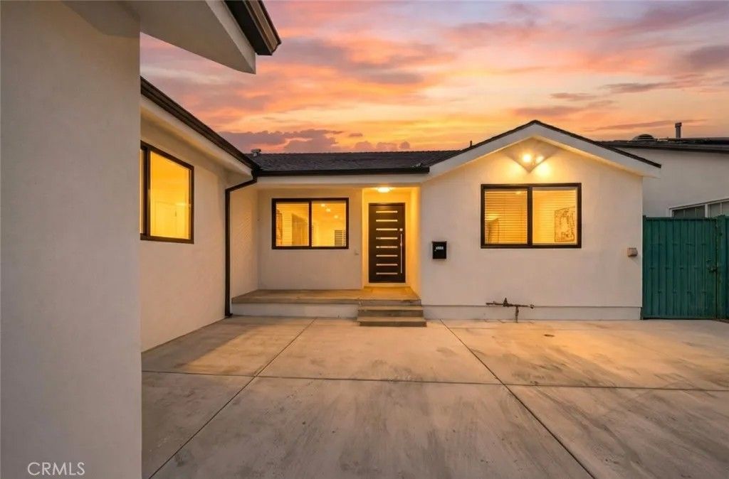 Photo of 15753 Cohasset Street, Van Nuys, CA 91406 (MLS # GD26062337)