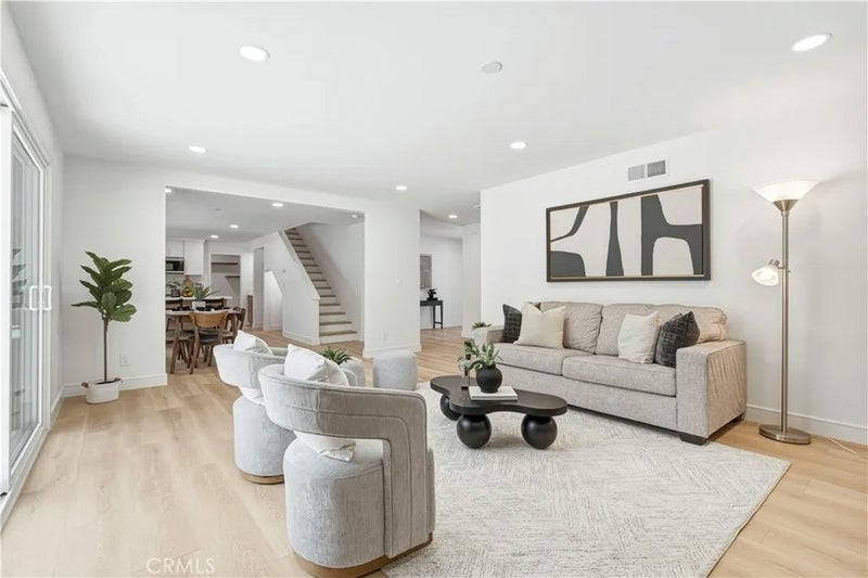 1243 E Live Oak Court
