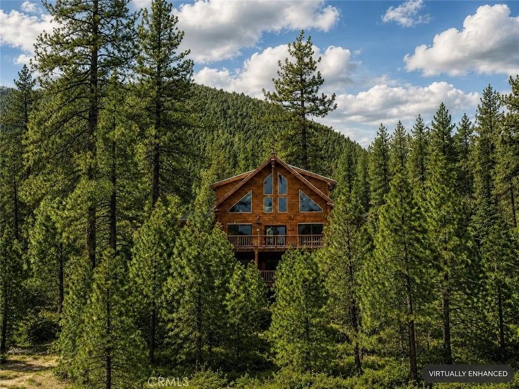 Photo of 15817 Edgewood Way, Pine Mountain Club, CA 93222 (MLS # SR26102832)