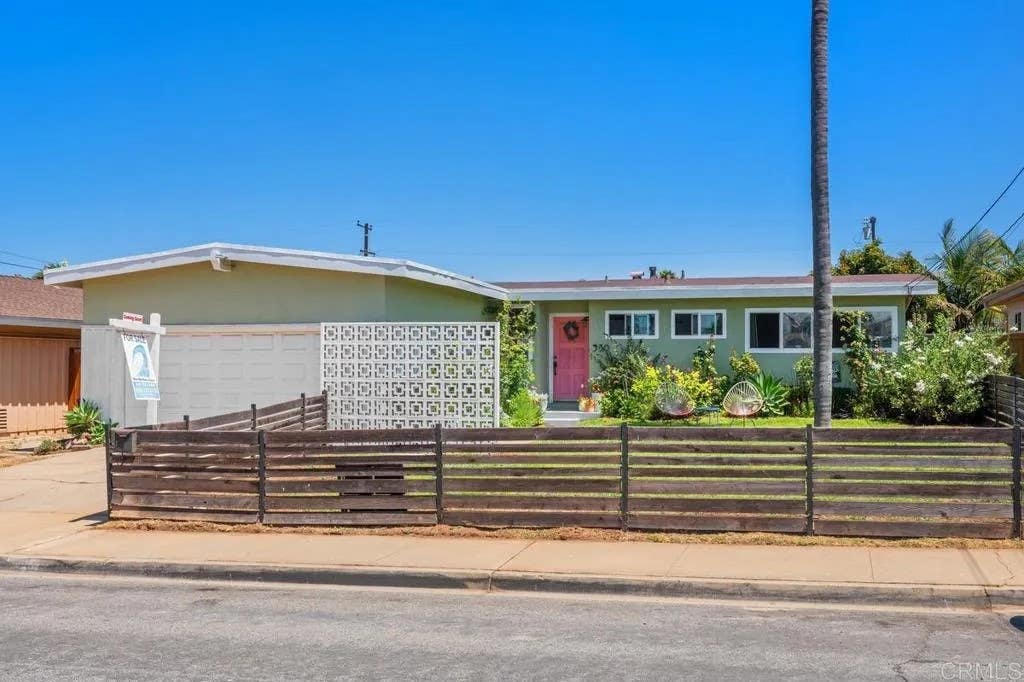 Photo of 330 Donax Avenue, Imperial Beach, CA 91913 (MLS # PTP2604908)