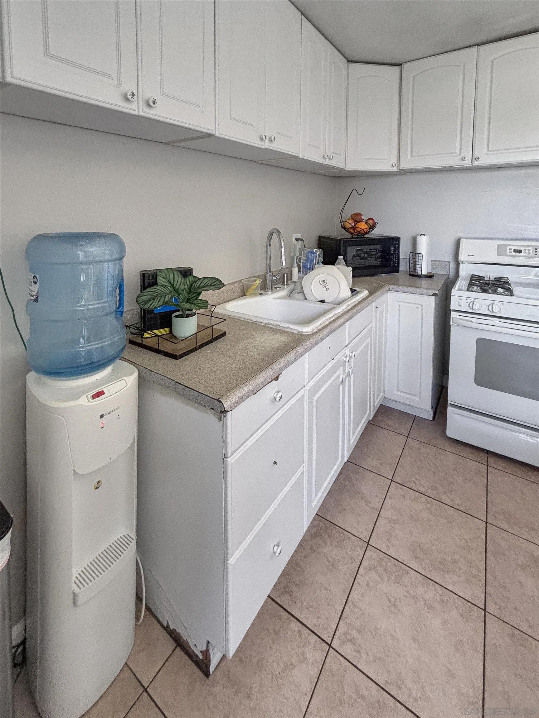 3508 Decora Circle