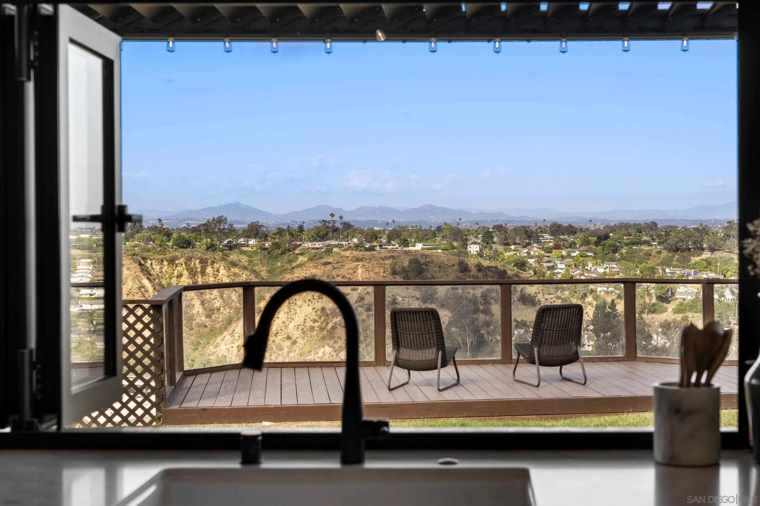 5777 Desert View