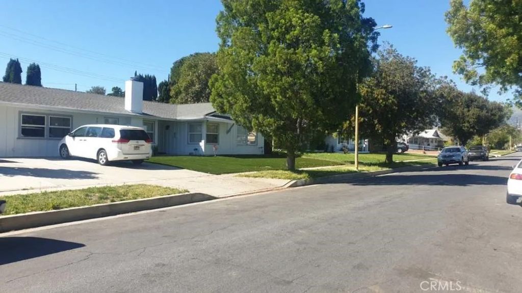 Photo of 9957 Delco, Chatsworth, CA 91311 (MLS # SR26059568)