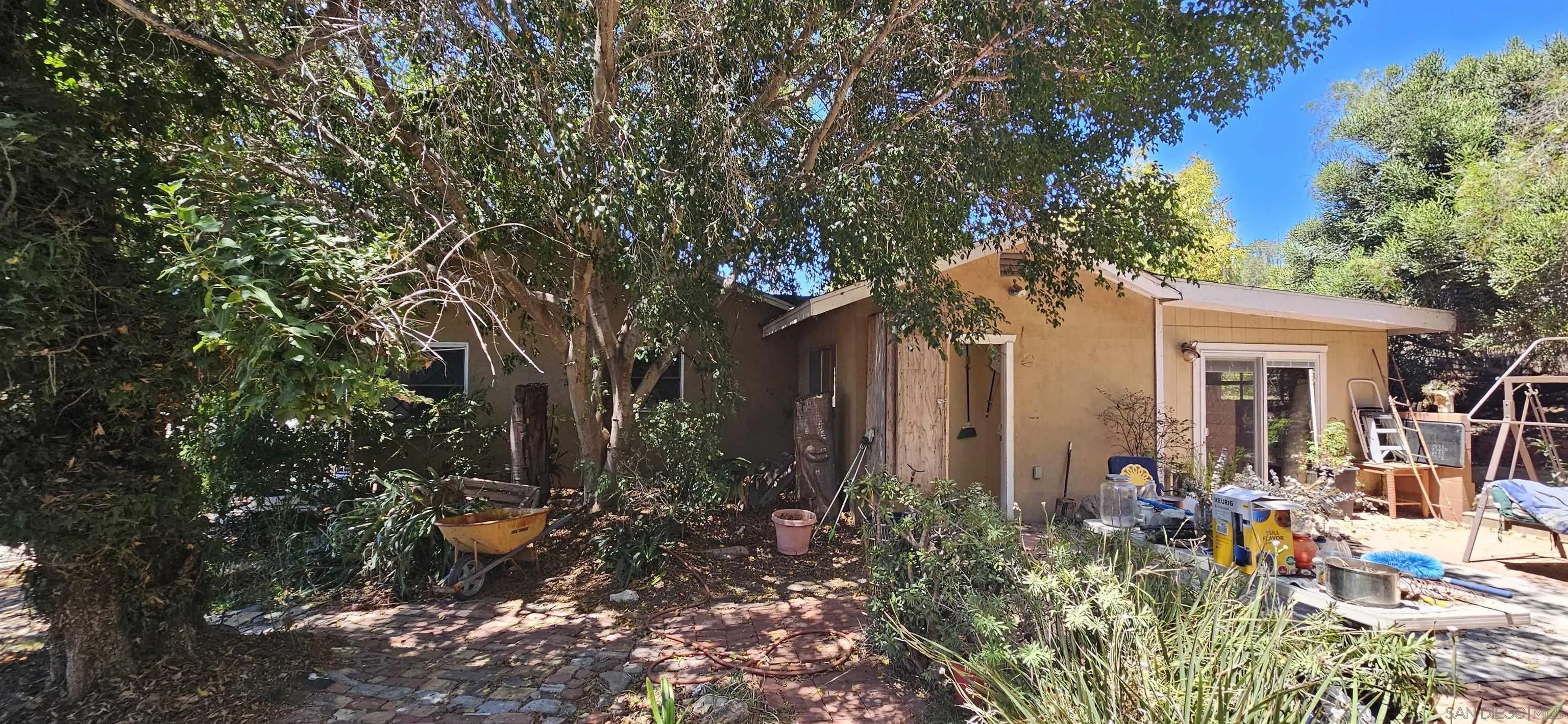 1622 S Santa Fe