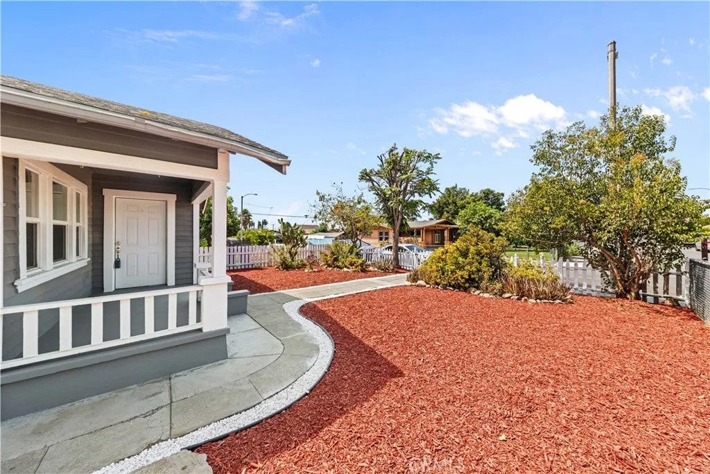 304 N MONTEREY