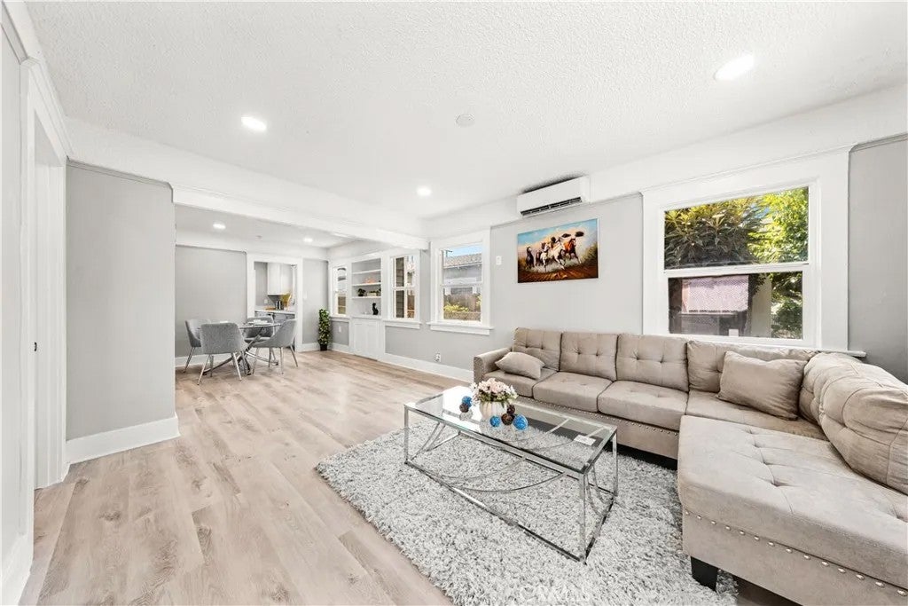 304 N MONTEREY