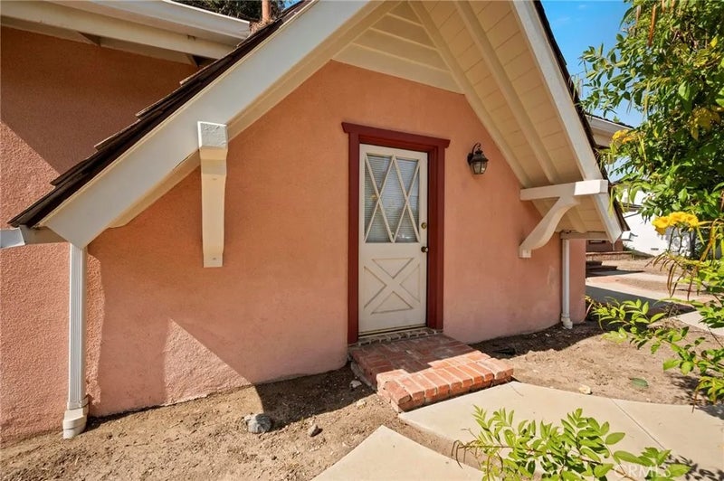 18543 Chatsworth