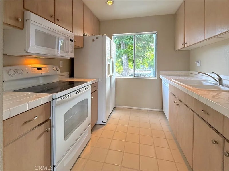 6008 Bixby Village 42