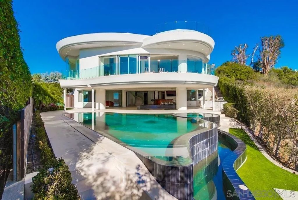 Photo of 6125 Terryhill Dr, La Jolla, CA 92037 (MLS # 260005959)