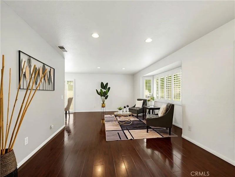 1047 W Francis A