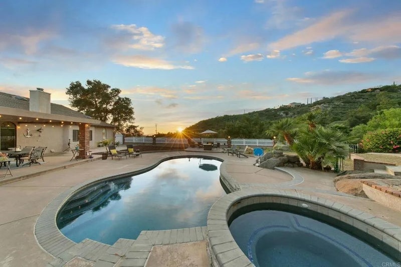15404 El Capitan Real Ln