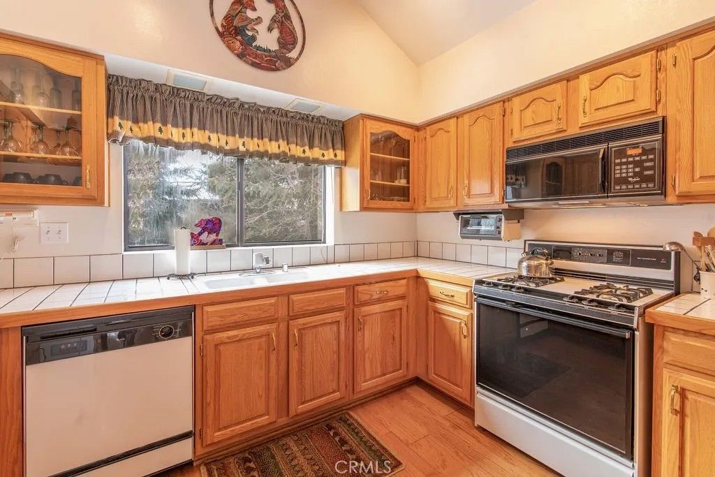 Photo of 43091 Bear Creek Court, Big Bear Lake, CA 92315 (MLS # IG26068045)