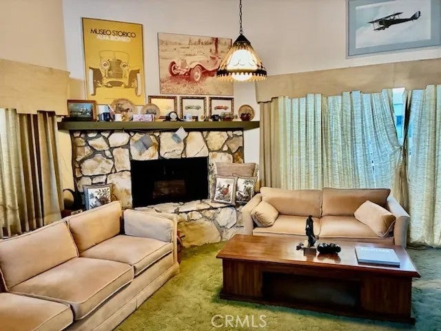 4045 Sunset Lane