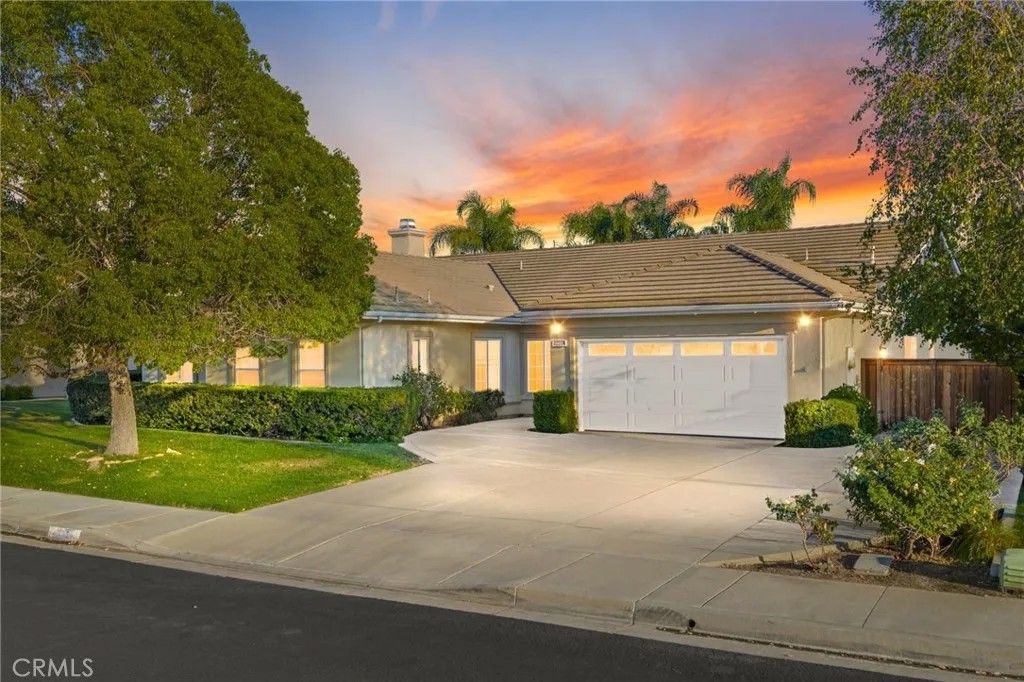 Photo of 42354 Circulo Cavinara, Murrieta, CA 92562 (MLS # SW25217358)