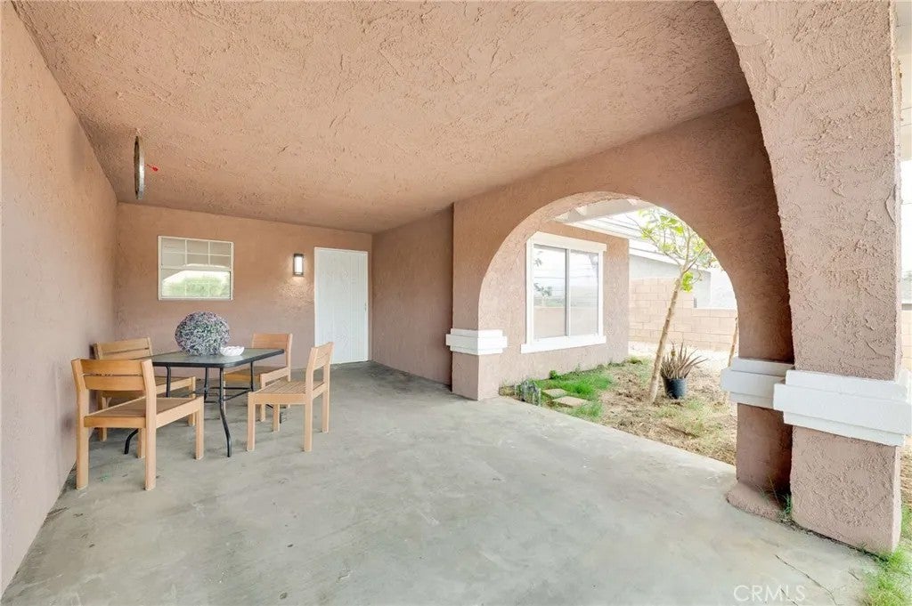 6425 Stover