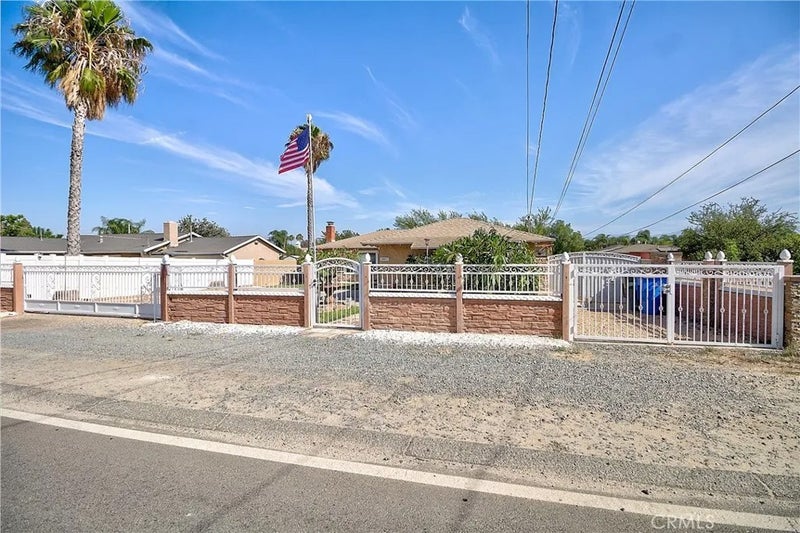 10884 Cypress ave