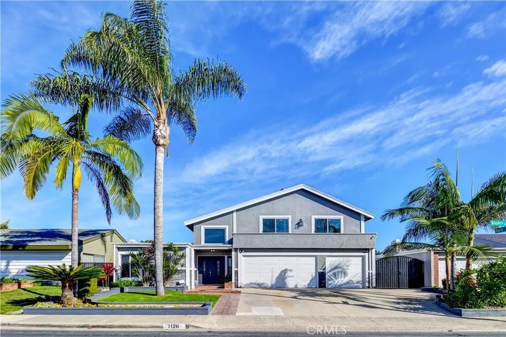 1126 Naples