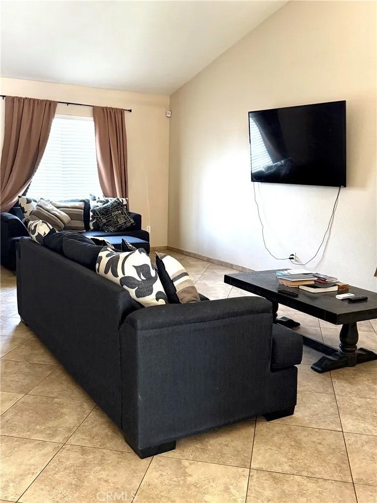 16159 Avenida De Loring