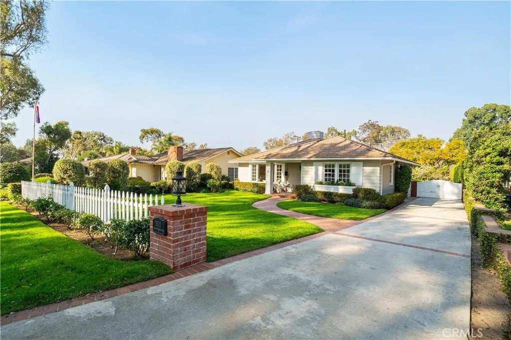 Photo of 3321 Palos Verdes Drive North DR, Palos Verdes Estates, CA 90274 (MLS # PV26205651)