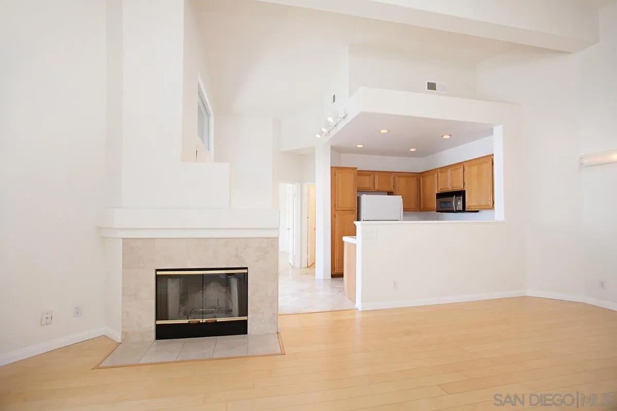 5558 Renaissance Ave 1