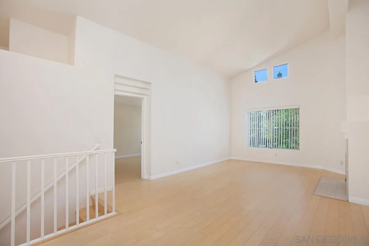 5558 Renaissance Ave 1