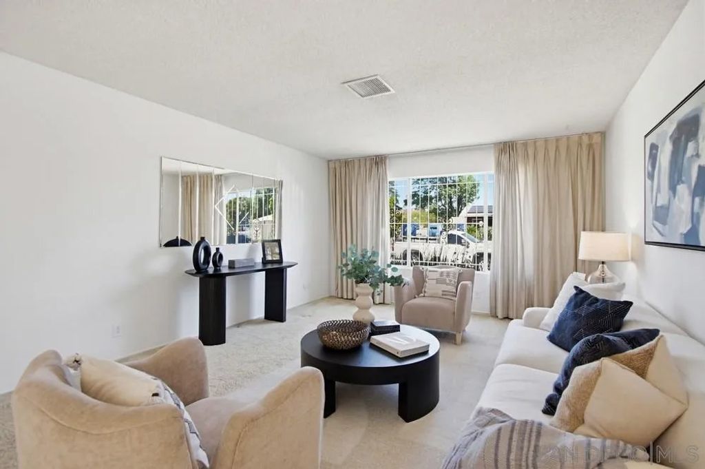 Photo of 884 S Sunshine Ave, El Cajon, CA 92020 (MLS # 260006343)