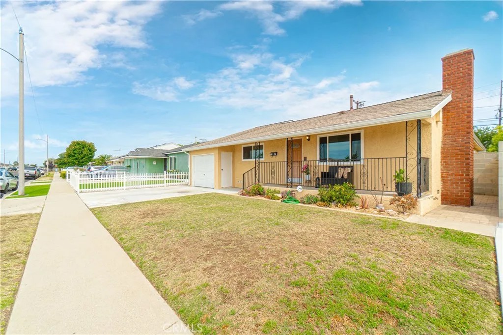 2507 W 152nd