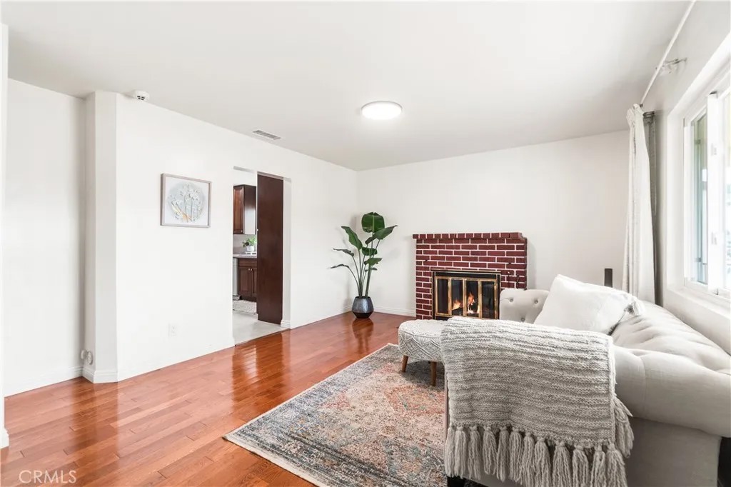 2507 W 152nd