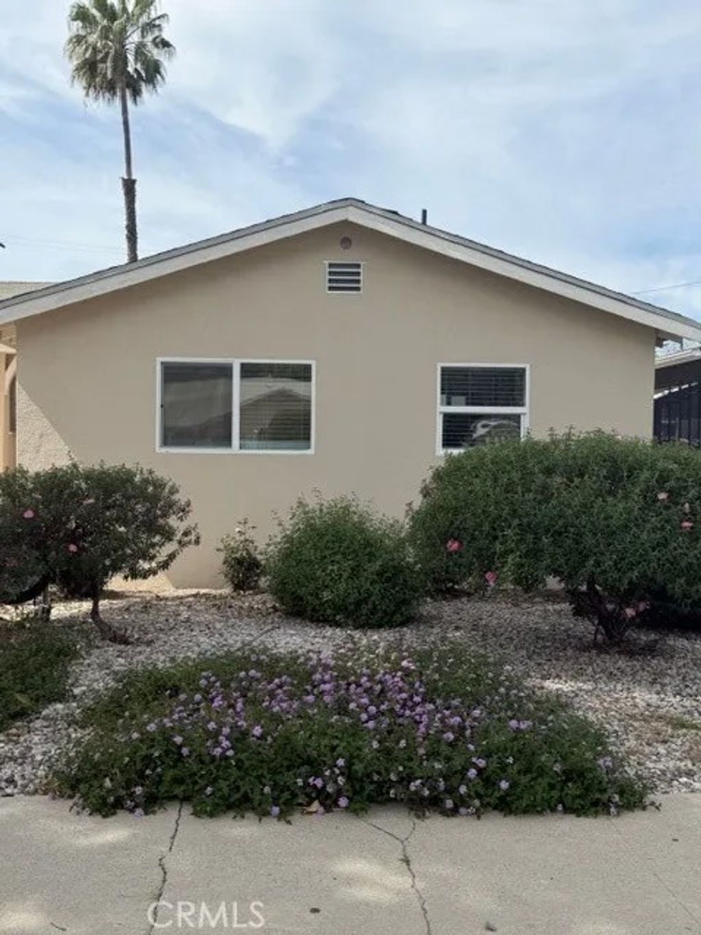 Photo of 7513 Topeka Dr, Reseda, CA 91335 (MLS # SR26057852)