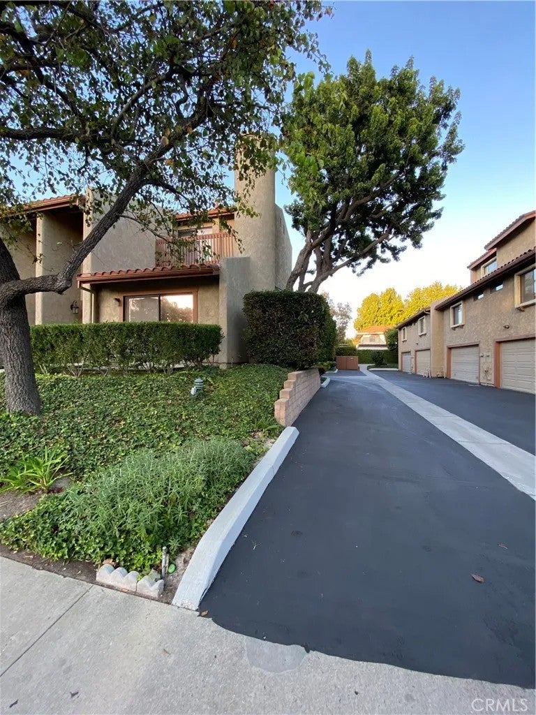 678 Rosewood