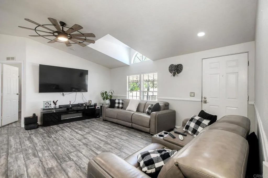 1333 olive Ave. 62